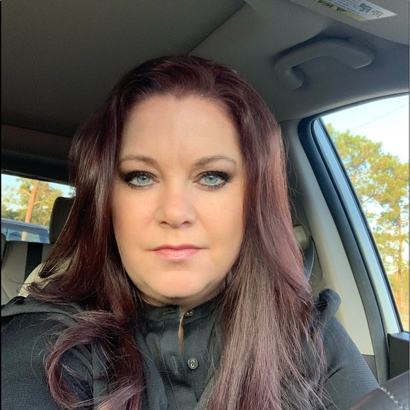 Meet your Posher, Leslie. - Picture 1 of 1